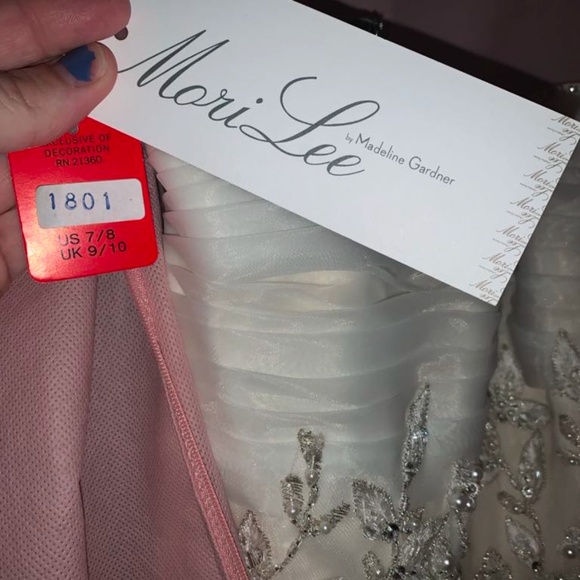 Mori Lee wedding dress - Picture 3 of 4